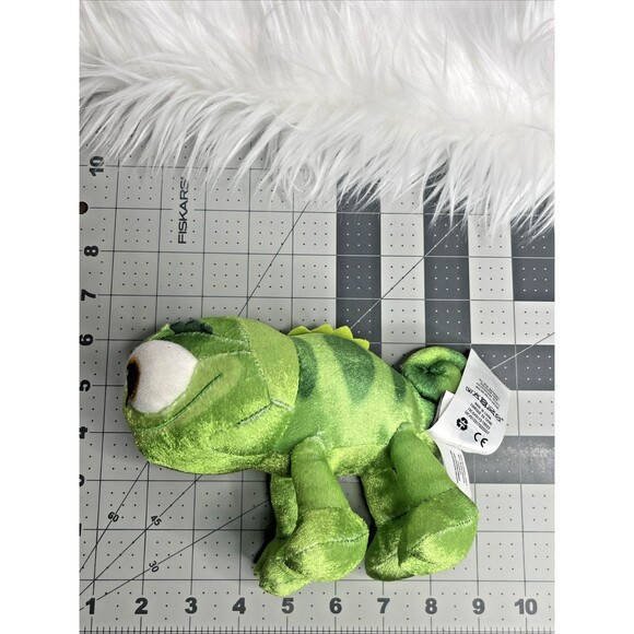 8" Disney Store Rapunzel Pascal Green Chameleon Tangled Stuffed Animal Plush Toy - Picture 4 of 5